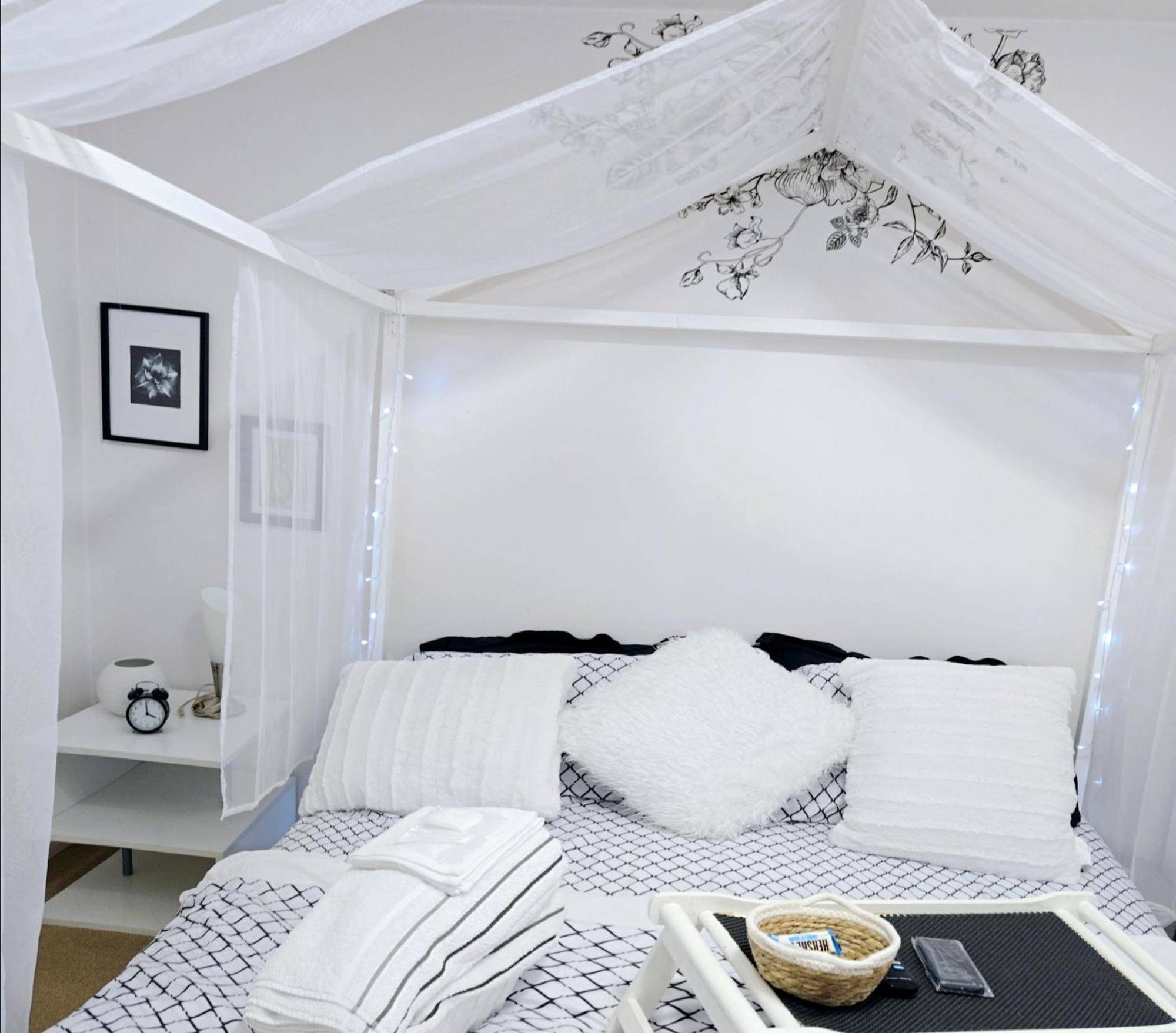 Lovely Cozy Room! With Attached Private Bath In The Heart Of Vancouver! Private Parking & Self Check-In! Esterno foto