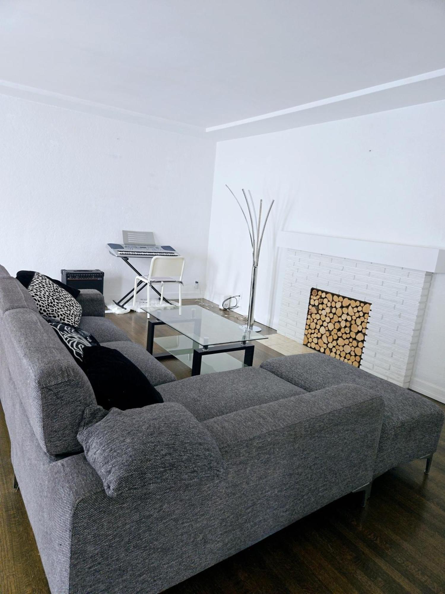 Lovely Cozy Room! With Attached Private Bath In The Heart Of Vancouver! Private Parking & Self Check-In! Esterno foto